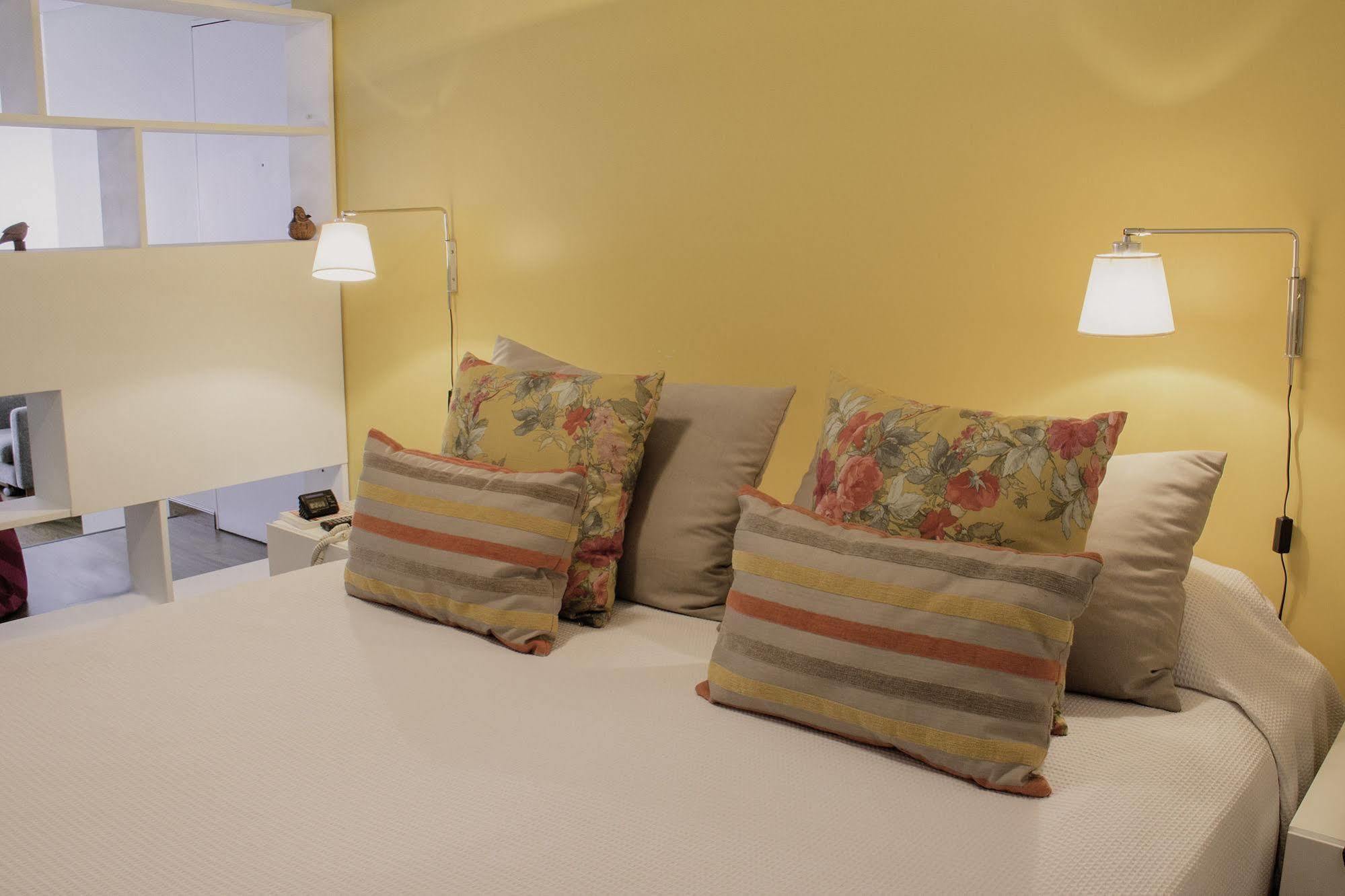 Apartamentos Rent In บัวโนสไอเรส ภายนอก รูปภาพ